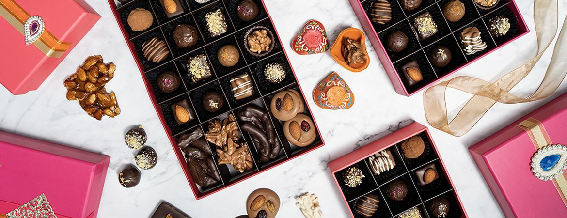 Deepavali 2019 Guide: Festive Indian Food and Sweet Treats for Diwali Celebrations Deepavali 2019 Guide: Festive Indian Food and Sweet Treats for Diwali Celebrations - Banner