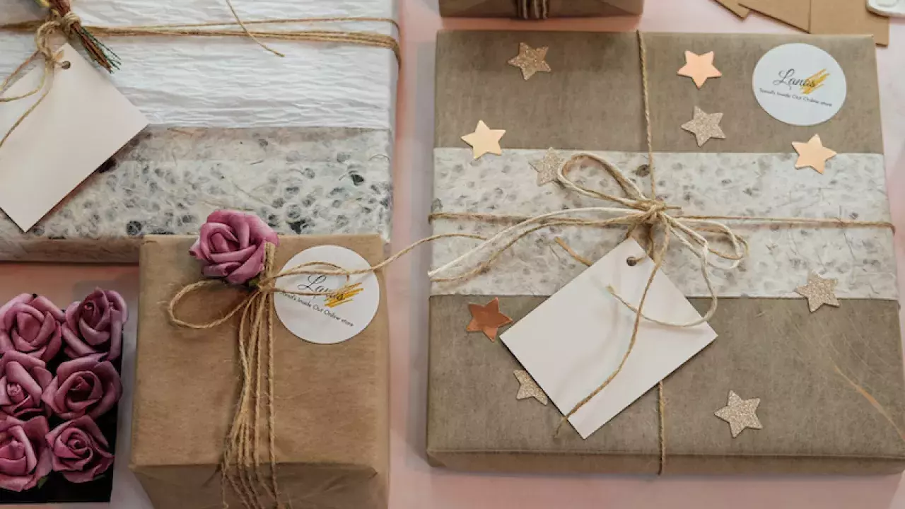 LANOS: Online Gift Shop Singapore