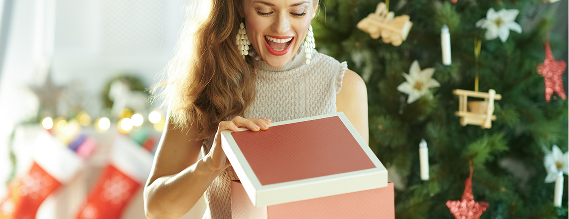 Gifts for Her: Christmas Gift Ideas That She’ll Love! Gifts for Her: Christmas Gift Ideas That She’ll Love! - Banner