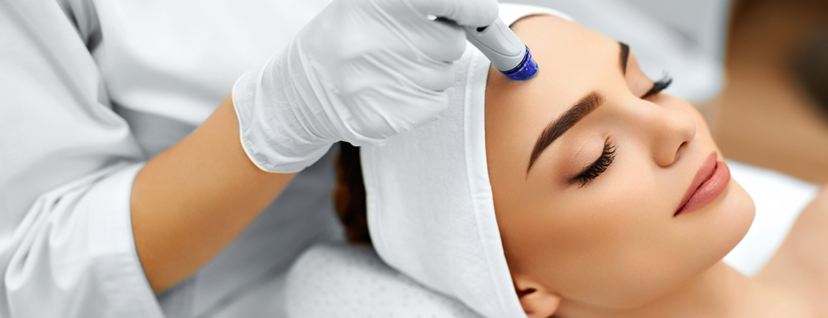 Hydrafacial: Is this Popular Celebrity Facial Worth Your 30 Minutes? - Banner