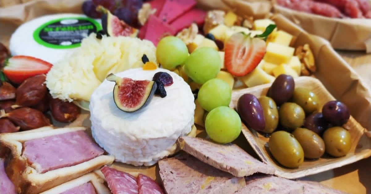 Grazing Platters: Where to Buy The Best Grazing Boxes and Cheese Platters in Singapore?