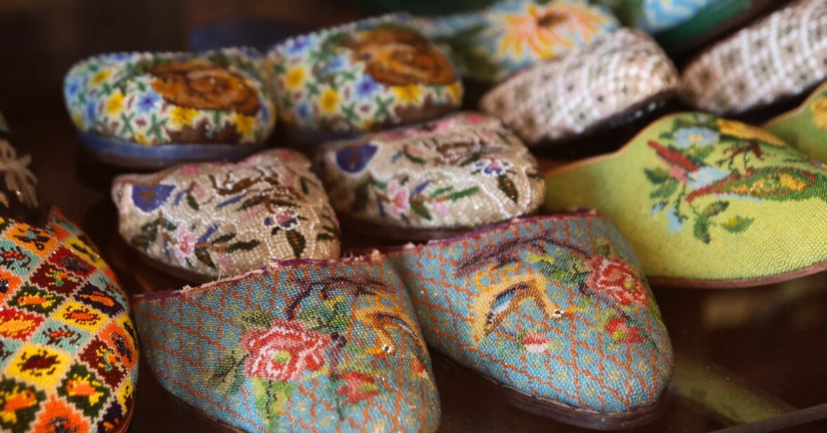 Beading a Nyonya Story: A Journey into Kasut Manek