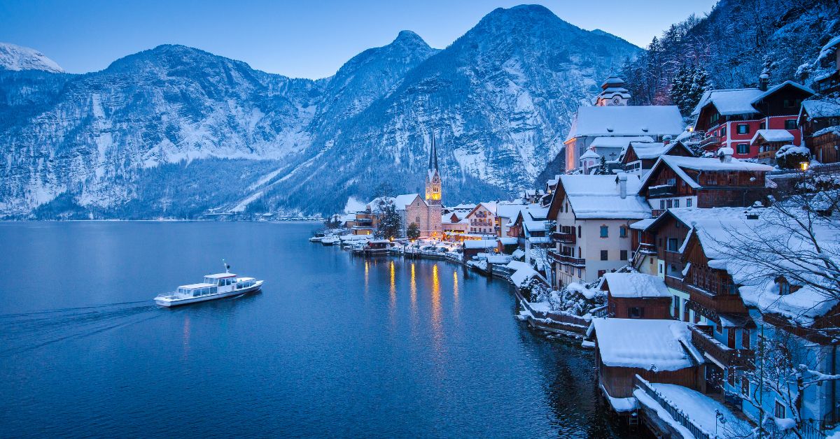 Hallstatt & Alpine Peaks Day Trip in Austria - Winter Holiday Experience of Discovering Hidden Gems with Skywalk Lift