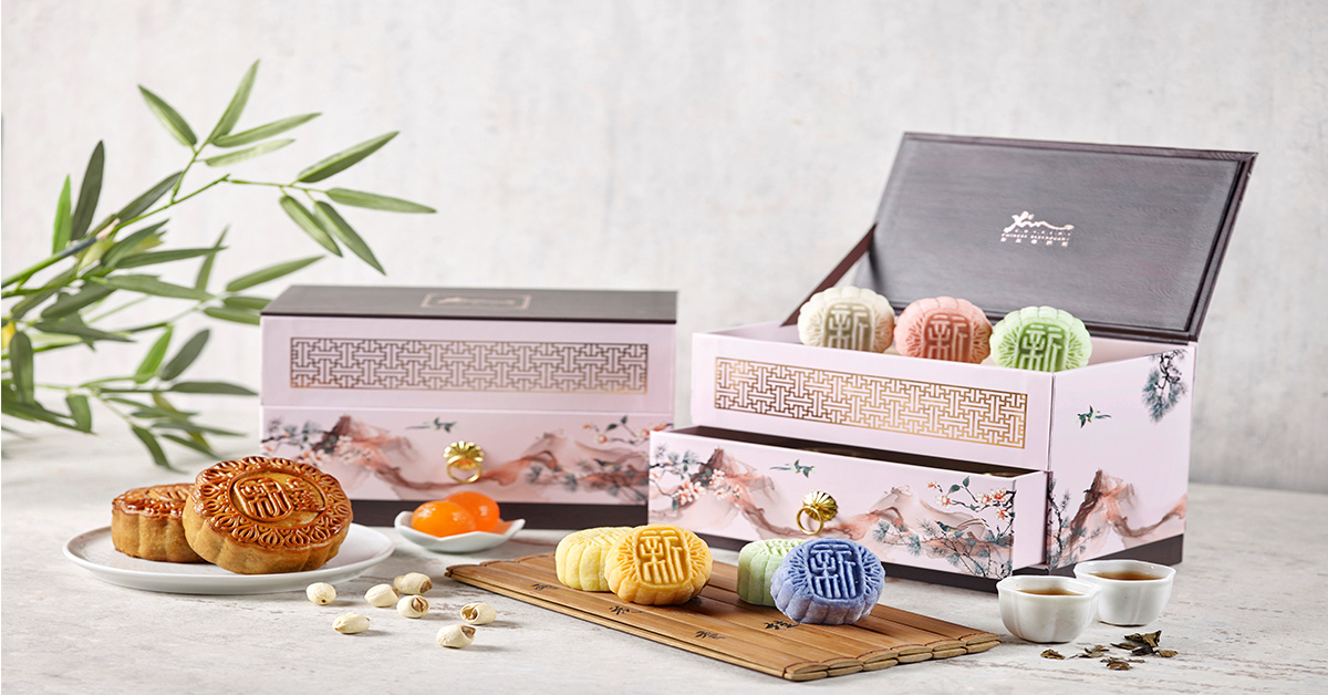 Dive into some of the best baked and snow skin mooncakes in Singapore this Mid-Autumn festival and get your orders in early for a discount! 