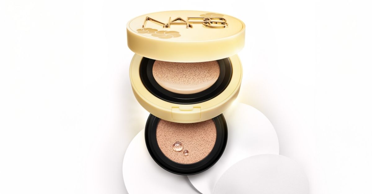 LIGHT REFLECTING™ SERUM CUSHION FOUNDATION CASE – Portable Perfection