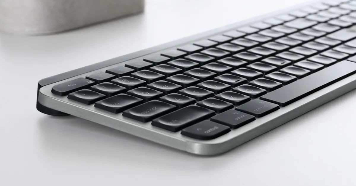 smart home Workstation: Logitech MX Keys Advanced Wireless Keyboard