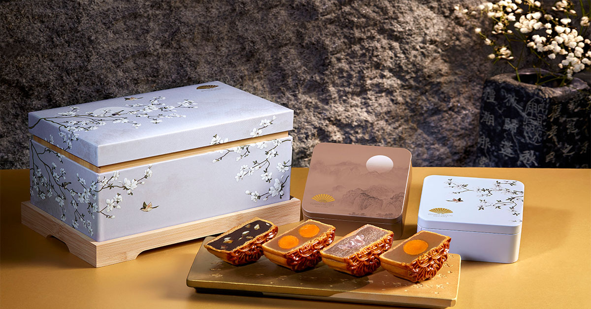 Dive into some of the best baked and snow skin mooncakes in Singapore this Mid-Autumn festival and get your orders in early for a discount! 