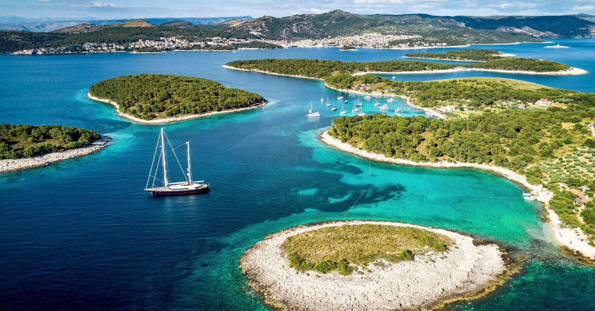 May - Yacht Trips to Hidden Coves, Beaches and Seaside Restaurants in Croatia
