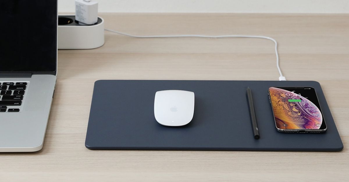 POUT Hands 3 Wireless Charging Mouse Pad