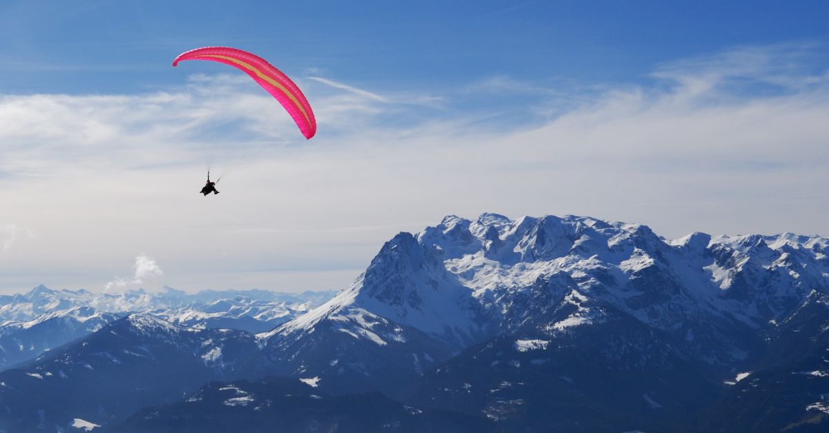 experience Paragliding in Switzerland