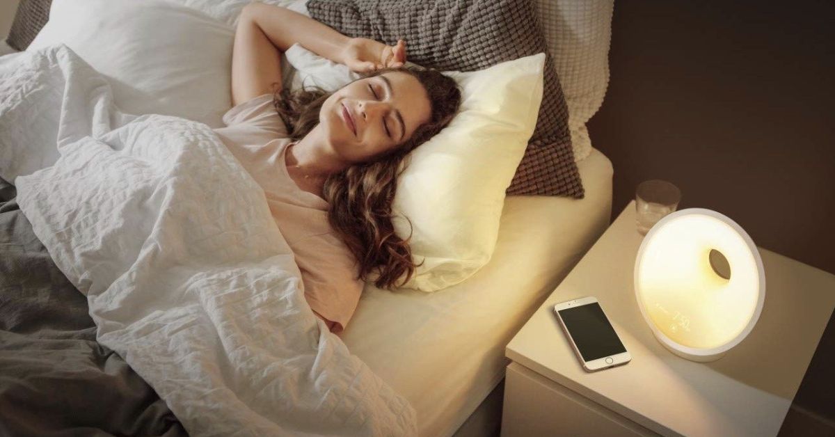 Bedroom: Philips SmartSleep Wake-Up Light - smart alarm clock device