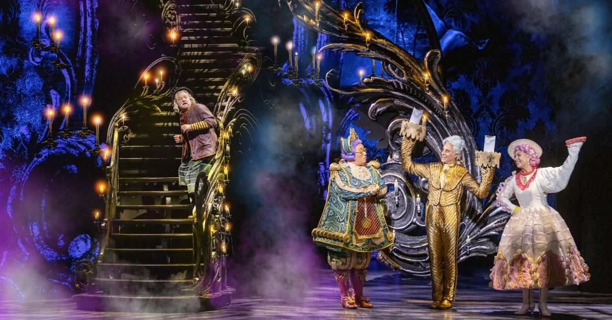Spectacle, Sets and Visuals