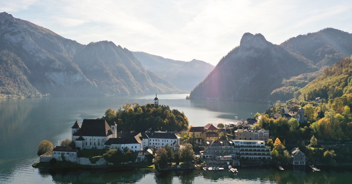 Restaurant Bootshaus, Hotel Das Traunsee – The Lakefront Hotel