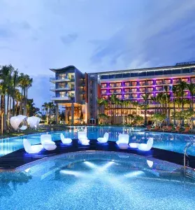 Enjoy a Staycation: Top Hotels in Singapore