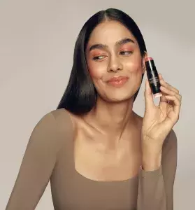 Best Blush and Bronzer Products to Get Your Glow On This Season