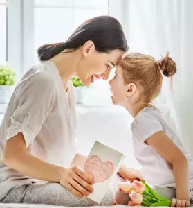 Gifts You Can Buy Online to Celebrate Mother’s Day in Singapore