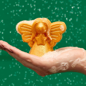 Lush Holiday 2025 Collection: Christmas-Themed Bath Bombs, Shower Gels and Hair Primers
