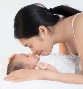 Postnatal Hair Loss: Best Shampoos and Hair Products to Manage Hair Fall After Giving Birth