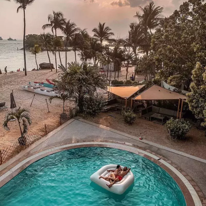  Singapore: Beach Clubs in Sentosa 