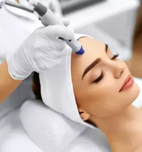Hydrafacial: Is this Popular Celebrity Facial Worth Your 30 Minutes? - Thumbnail